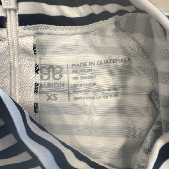 Albion Rash Guard - Picture 3 of 3